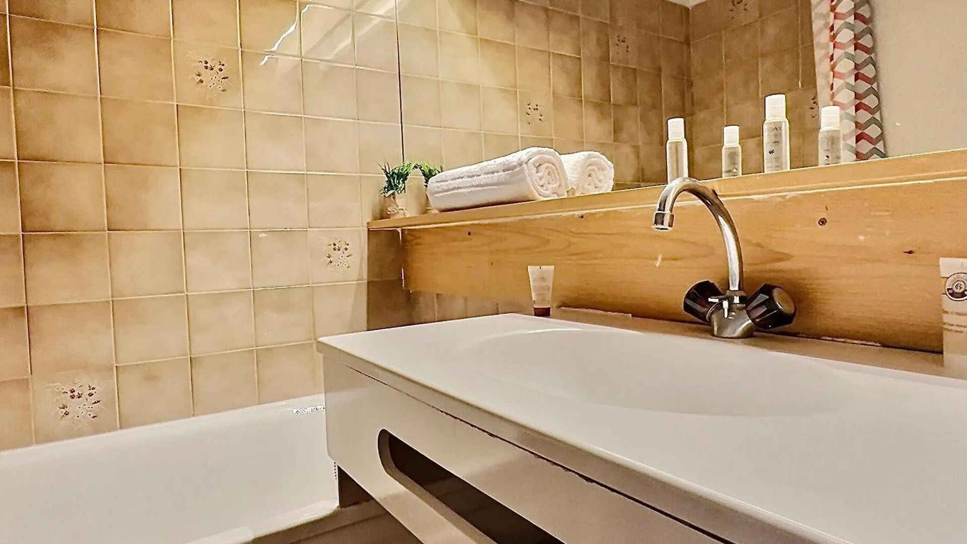 Apartment Studio 4 Pers. A Tignes Au Pied Des Pistes, Balcon Et Animaux Acceptes - Fr-1-411-391